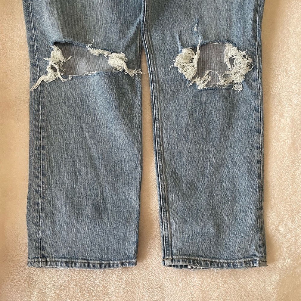 NWT Abercrombie & Fitch Distressed Ultra High Rise 90’s Straight Leg Denim Jeans - Picture 5 of 6
